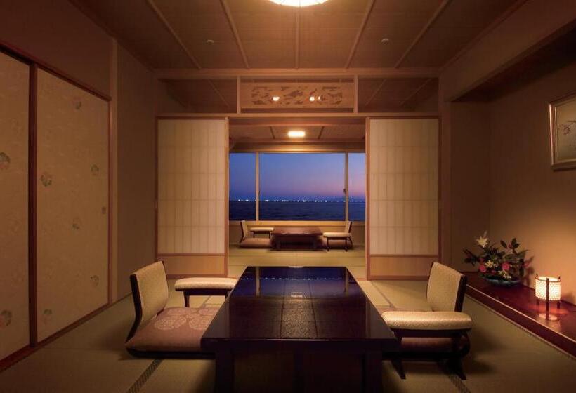 غرفة قياسية مطلّة علي البحر, Heiseikan Shiosaitei Hanatsuki