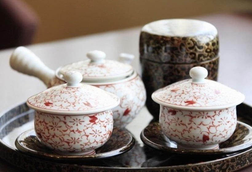 غرفة قياسية مطلّة علي البحر, Heiseikan Shiosaitei Hanatsuki