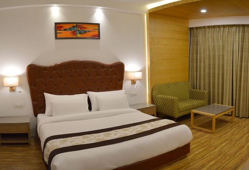 سوئیت پرزیدنت, The Orchard Greens Resort   A Centrally Heated Property