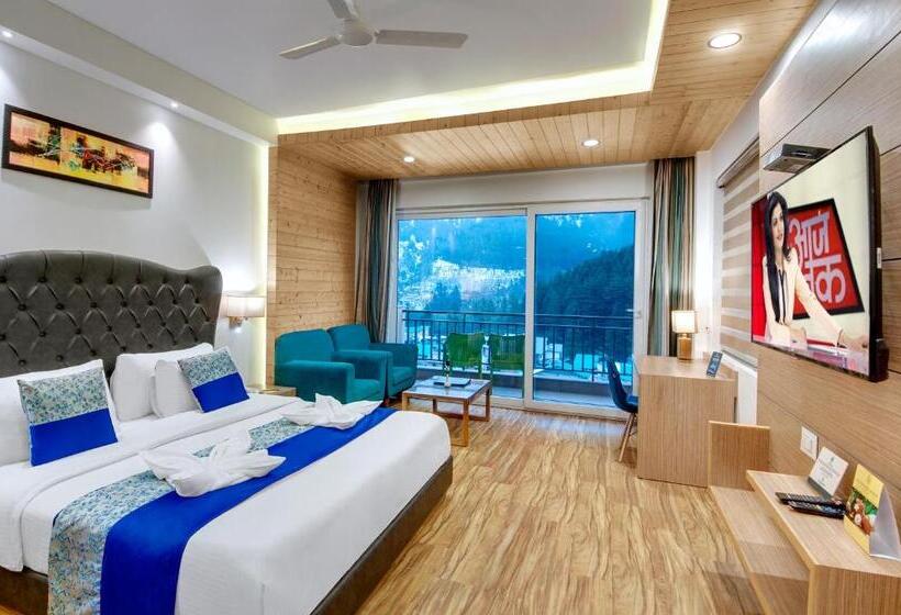 اتاق لوکس با بالکن, The Orchard Greens Resort   A Centrally Heated Property