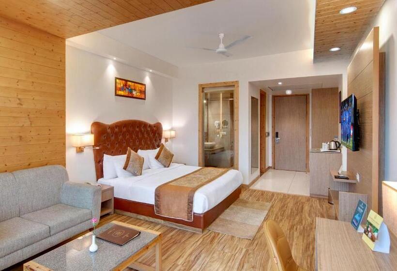 اتاق لوکس, The Orchard Greens Resort   A Centrally Heated Property