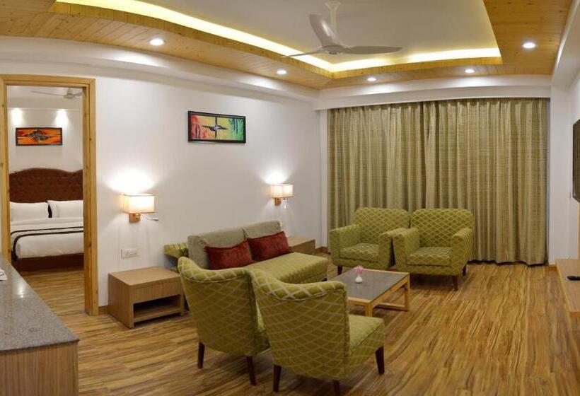 سوئیت پرزیدنت, The Orchard Greens Resort   A Centrally Heated Property