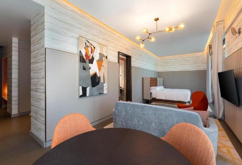Номер Deluxe Кровать Кинг, Hyatt Centric Jumeirah Dubai
