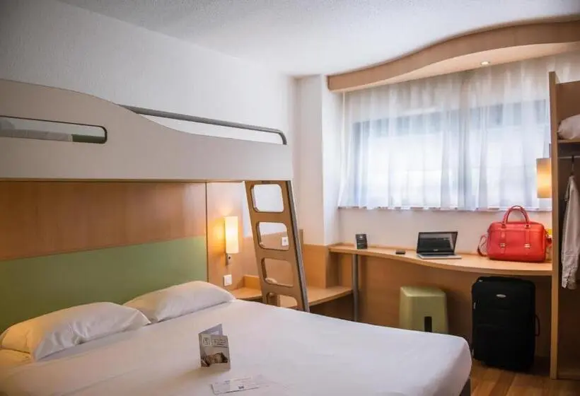 2段ベッド付トリプルスタンダードルーム, Ibis Budget Poitiers Site Du Futuroscope
