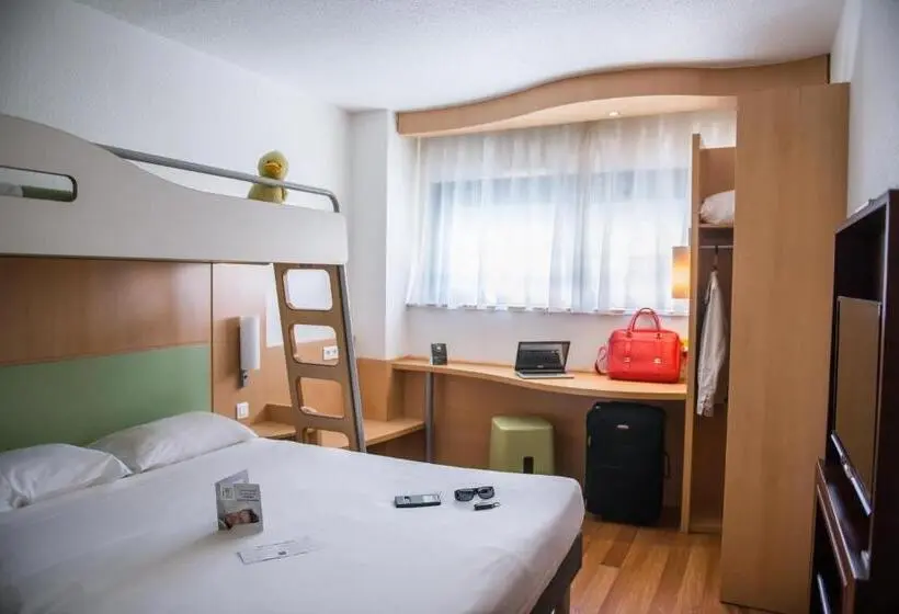 2段ベッド付トリプルスタンダードルーム, Ibis Budget Poitiers Site Du Futuroscope