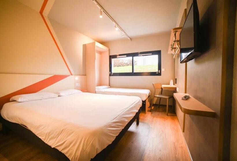 غرفة قياسية ثلاثية سرير بطابقين, Ibis Budget Site Du Futuroscope