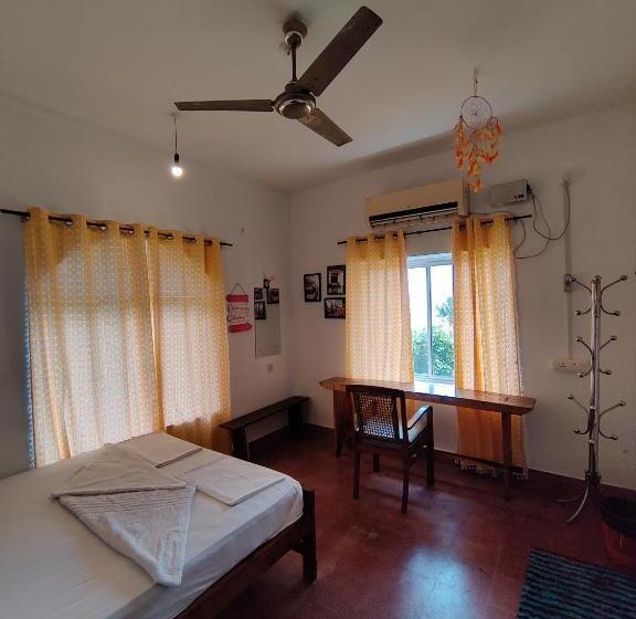 اتاق استاندارد با بالکن و چشم‌انداز دریا, Hope Hostels, Varkala   Helipad