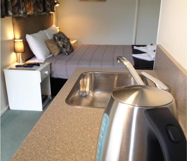 Студия Стандарт, Aalton Motel