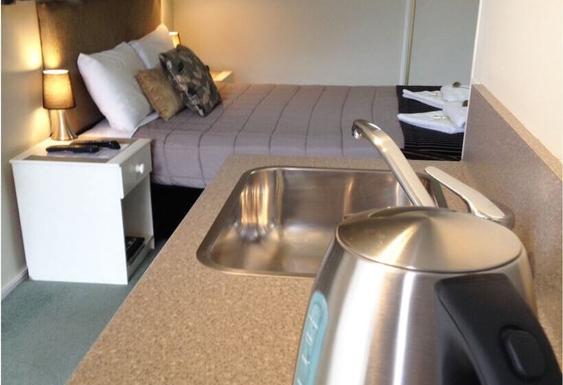 استودیوی استاندارد, Aalton Motel