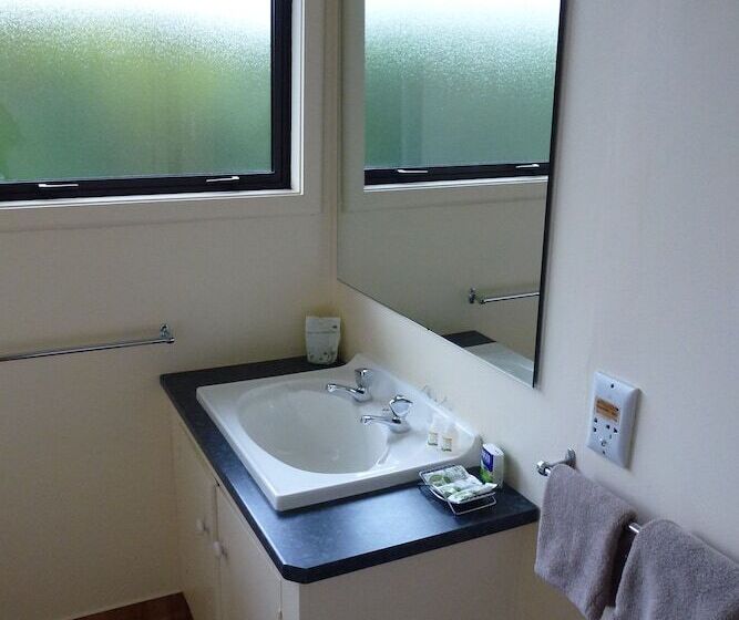 침실 3개 아파트, Asure Adcroft Motel