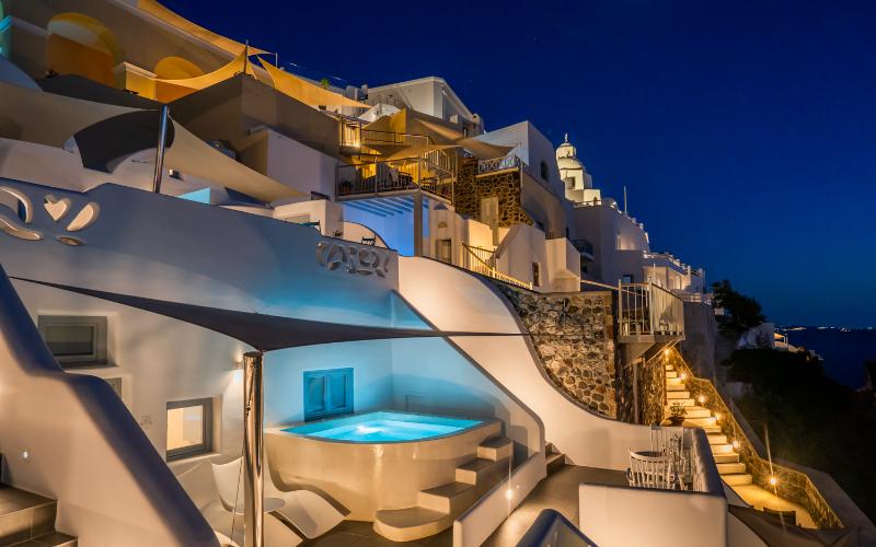 이그제큐티브 스튜디오, Asure Adcroft Motel