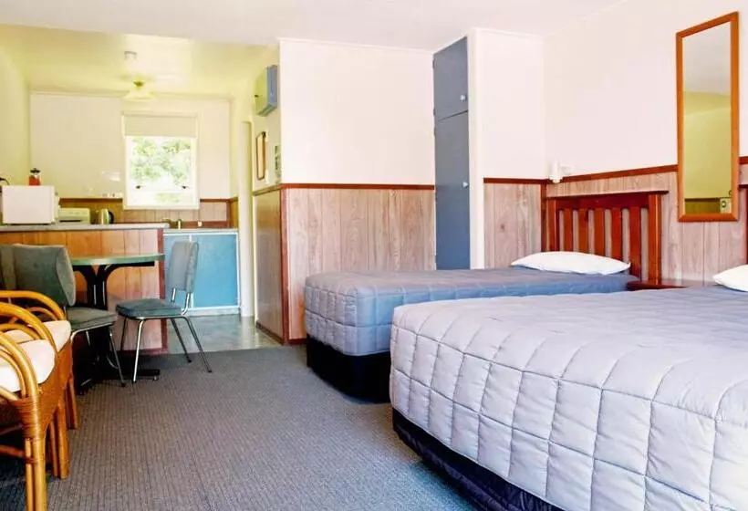 スタンダードスタジオ, Fairy Springs Motel