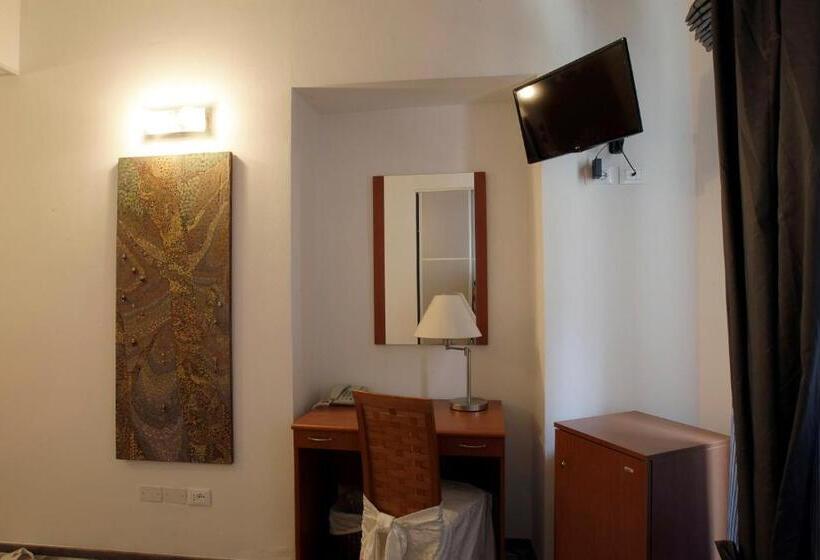اتاق استاندارد یک نفره, Albergo Al Viale