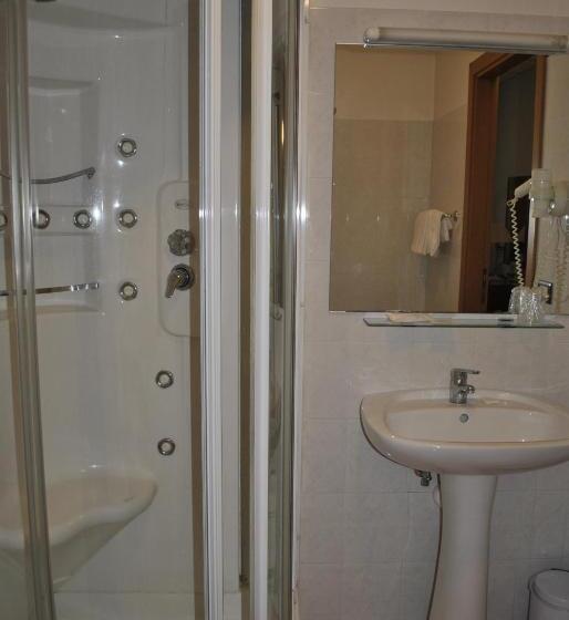 اتاق استاندارد یک نفره, Albergo Al Viale