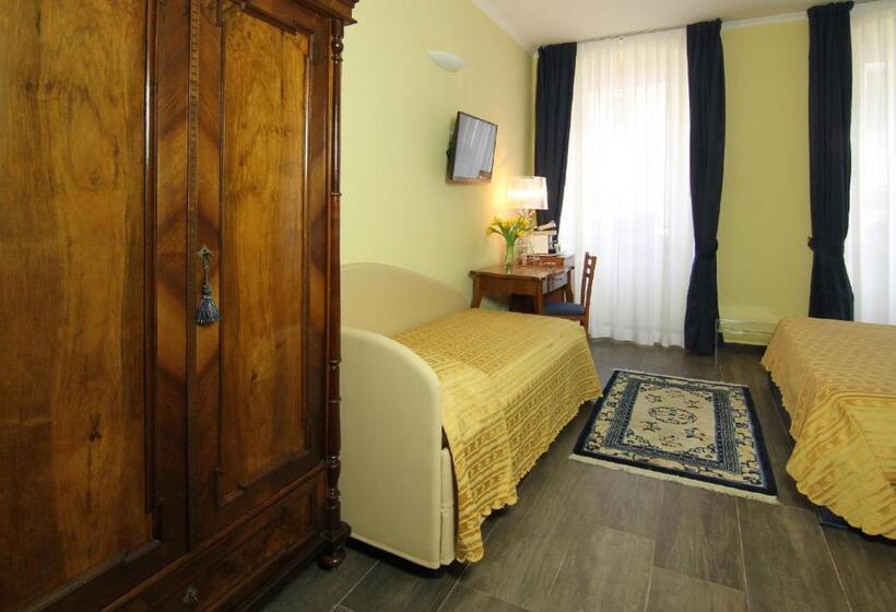 اتاق استاندارد سه نفره, Albergo Al Viale
