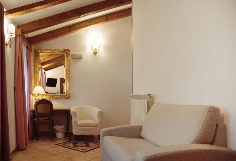 اتاق استاندارد سه نفره, Albergo Al Viale