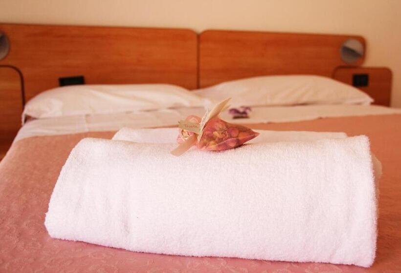 اتاق استاندارد, Albergo Al Viale