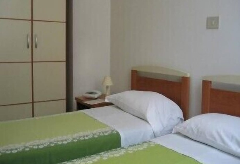 חדר סטנדרט לשלושה, Albergo Natucci