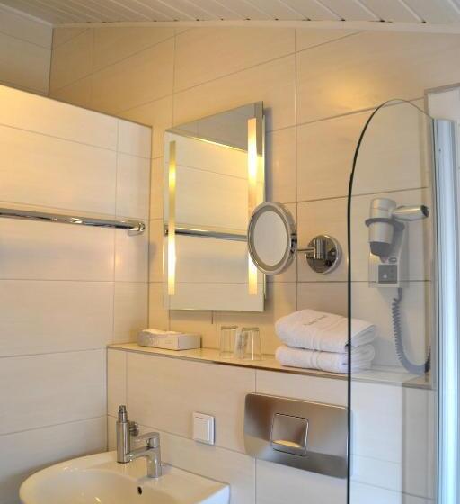 חדר משפחתי, Alpina