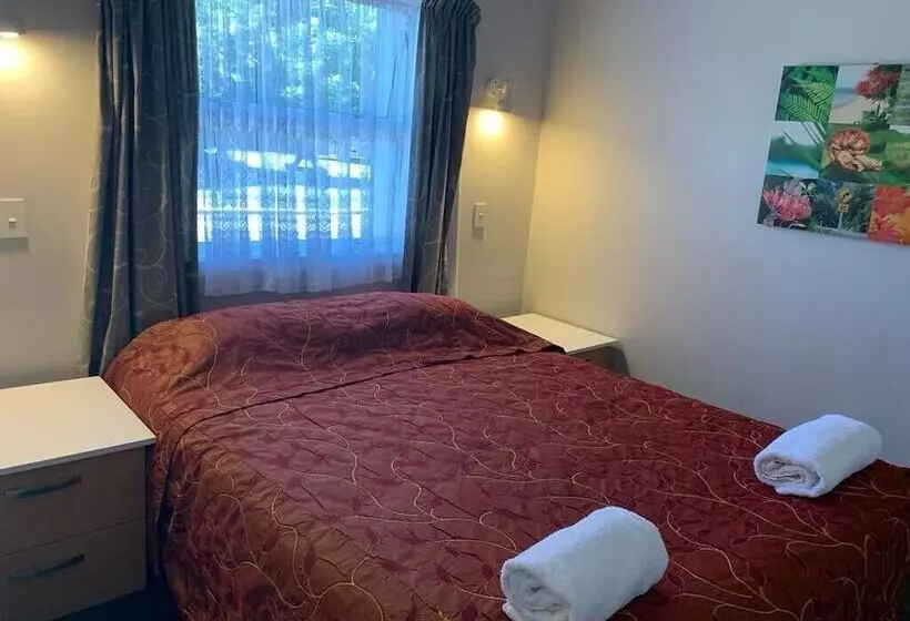 ファミリールーム, Apple Motor Inn