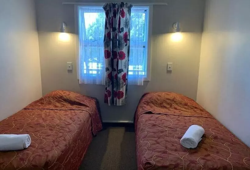 ファミリールーム, Apple Motor Inn