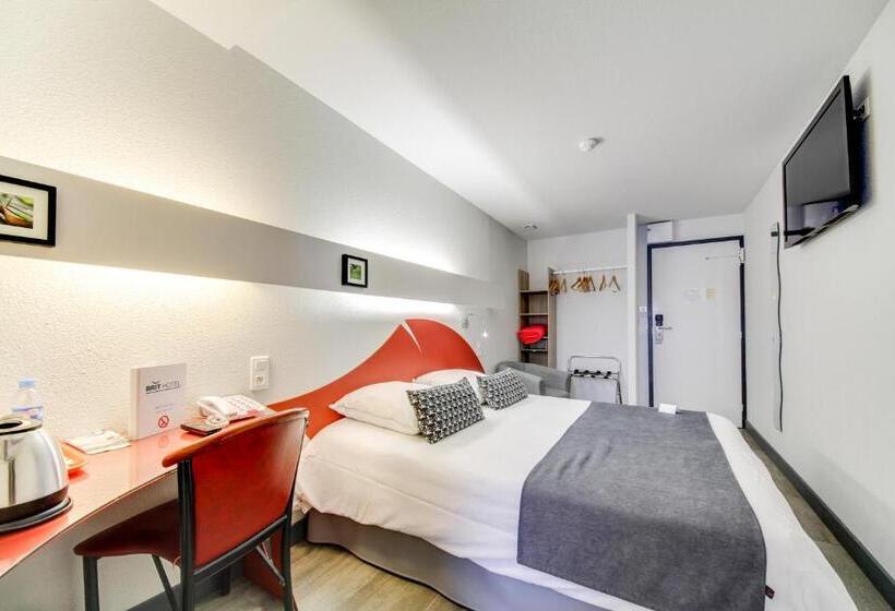 패밀리 룸, Brit Hotel Porte D Espagne