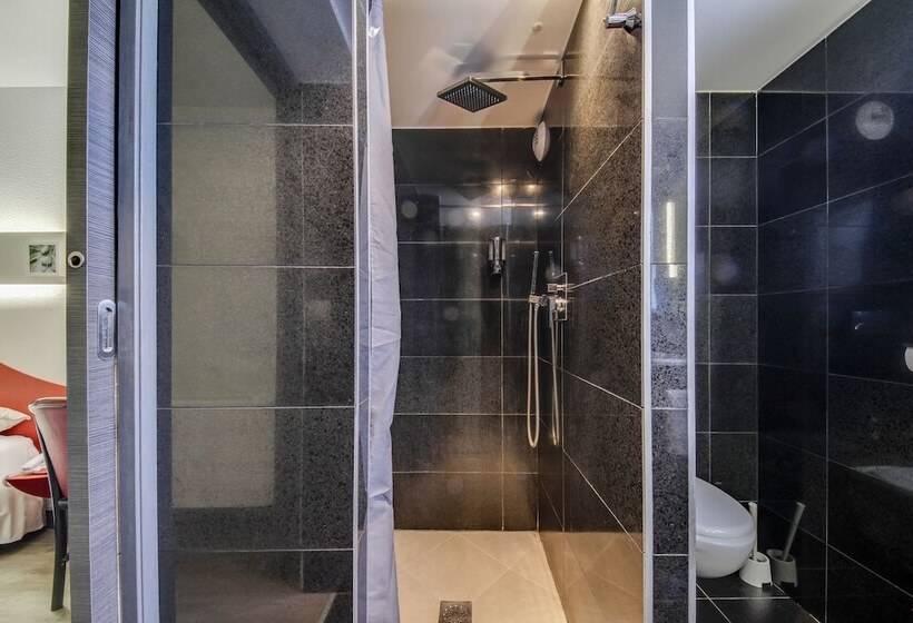컴포트 룸, Brit Hotel Porte D Espagne