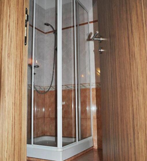 اتاق استاندارد, Paquito