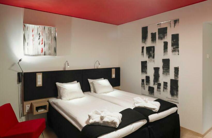 חדר סטנדרט, Kosta Boda Art