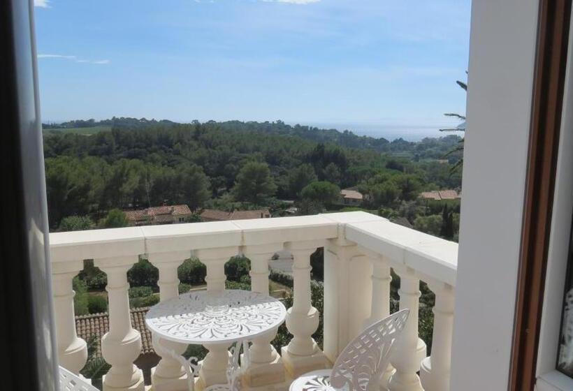 스탠다드 룸 바다 전망, Le Château De Mei Lese