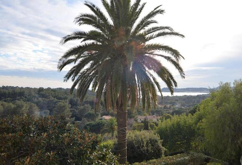 스탠다드 룸 바다 전망, Le Château De Mei Lese