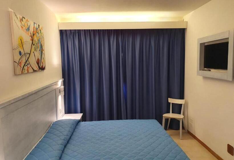 Номер Стандарт, Le Tre Isole