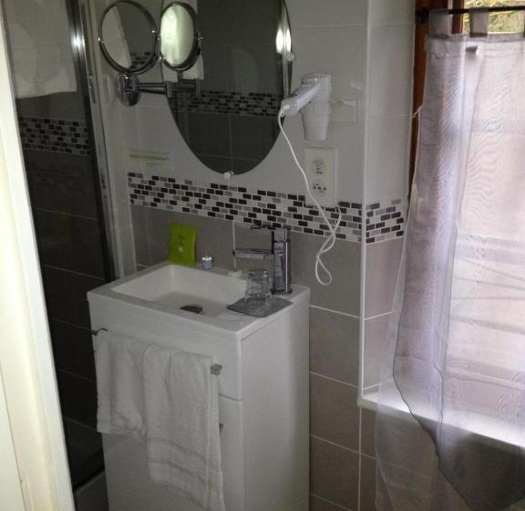 חדר סטנדרט, Logis   Hôtel & Restaurant Moulin Des Forges