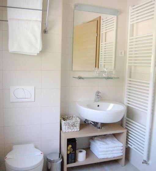 اتاق استاندارد با بالکن, Mangart