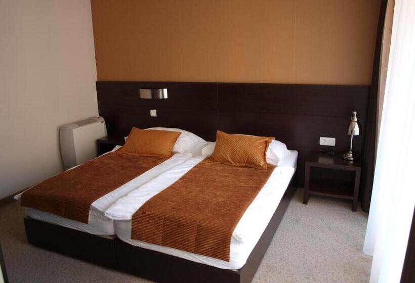 اتاق استاندارد با بالکن, Mangart