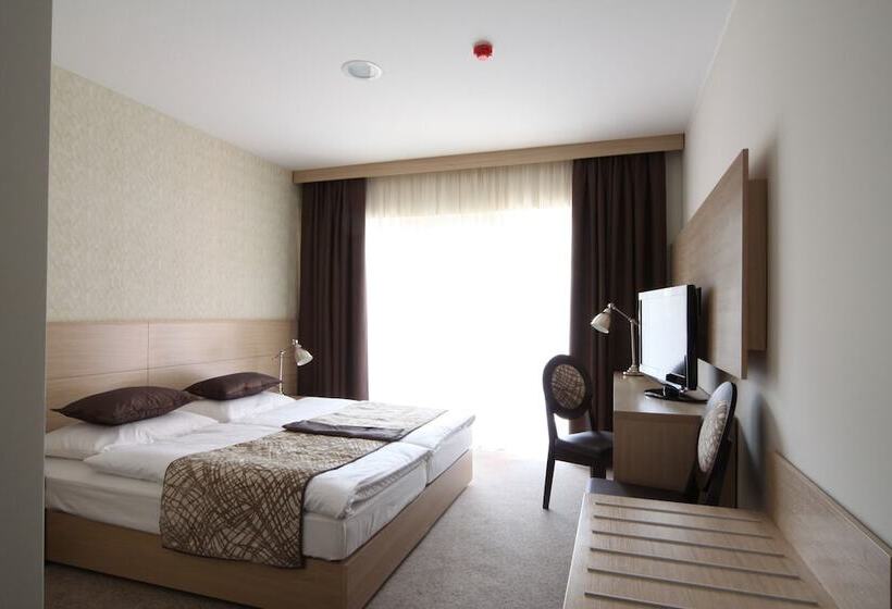 اتاق استاندارد با چشم‌انداز کوهستان, Mangart