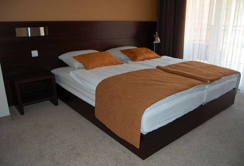 اتاق خانوادگی, Mangart