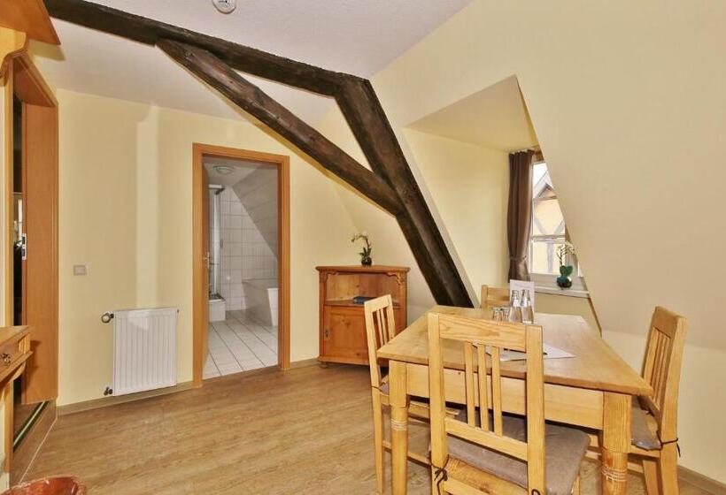 ドゥプレックスルーム, Maria Aurora