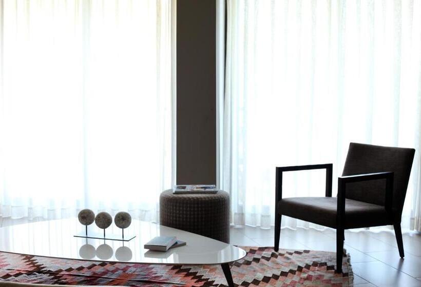 带海景的行政套房, Medinn Boutique