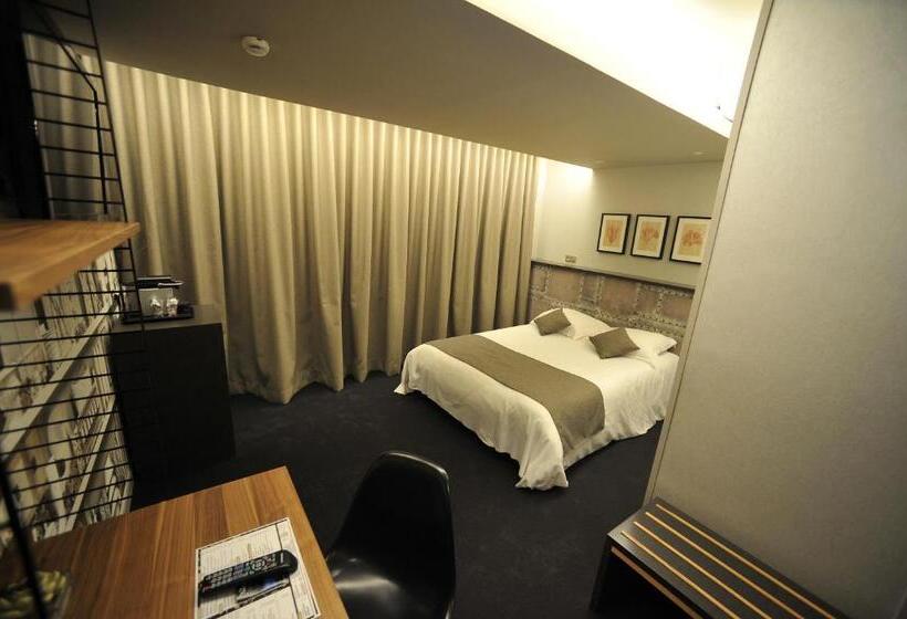 标准间, Nota Bene