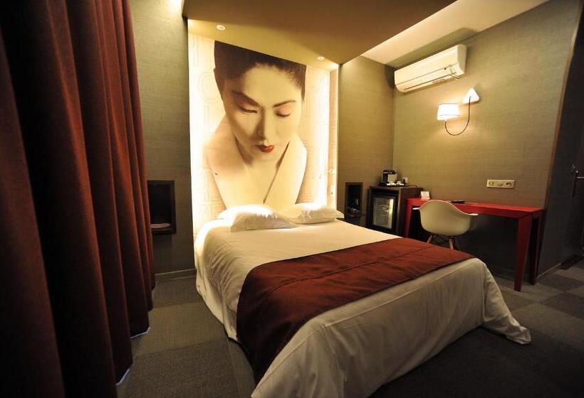 尊贵房, Nota Bene