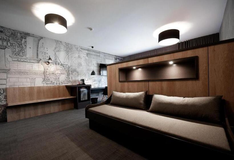 家庭间, Nota Bene