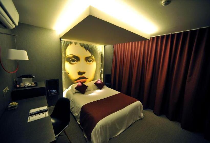 尊贵房, Nota Bene