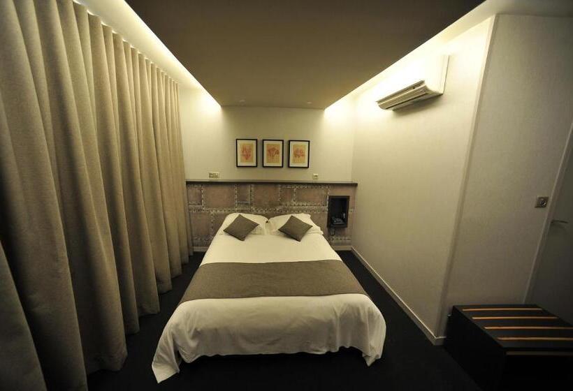 尊贵房, Nota Bene