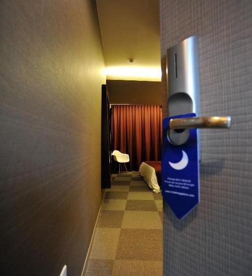 尊贵房, Nota Bene