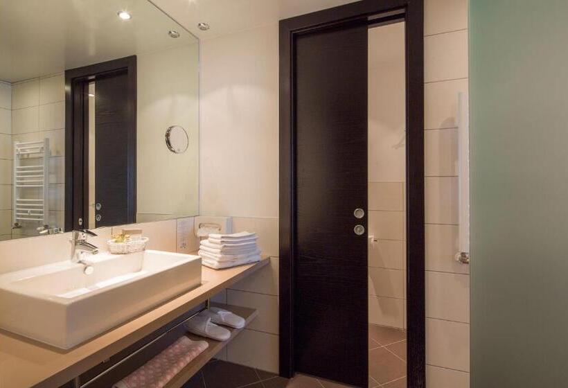 Номер Комфорт, Rezia