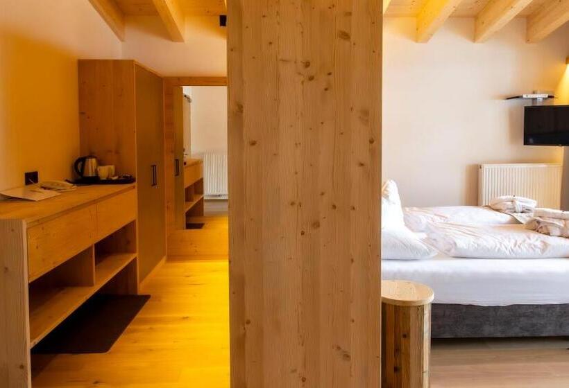 Номер Superior, Rezia