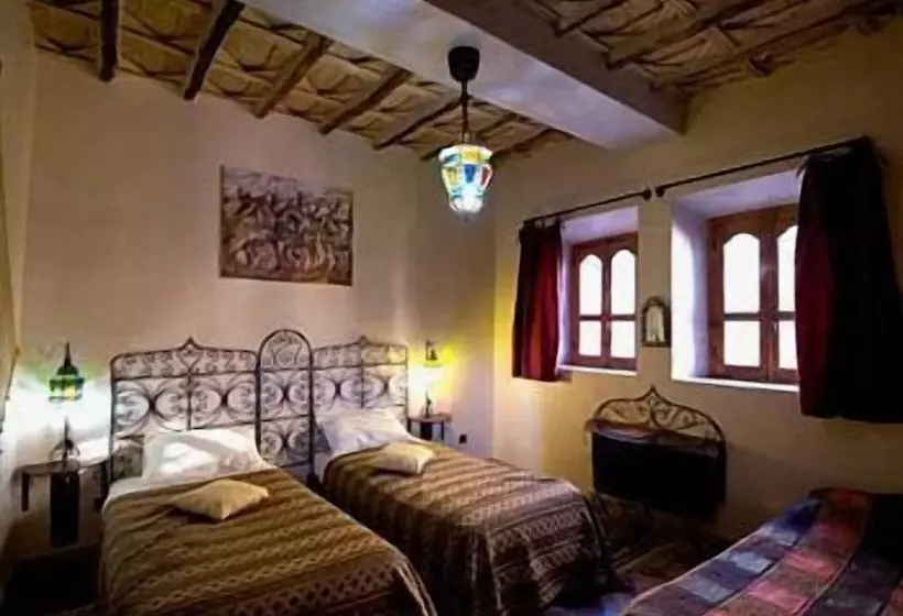 اتاق لوکس سه تخته, Sawadi Ecolodge