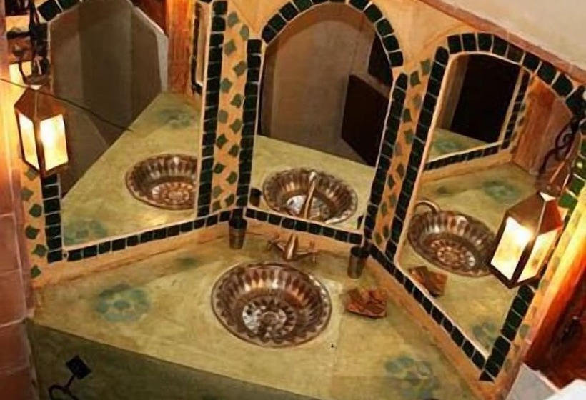 اتاق لوکس سه تخته, Sawadi Ecolodge