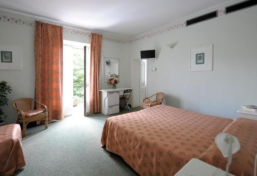 스탠다드 트리플 룸, Villa Belvedere